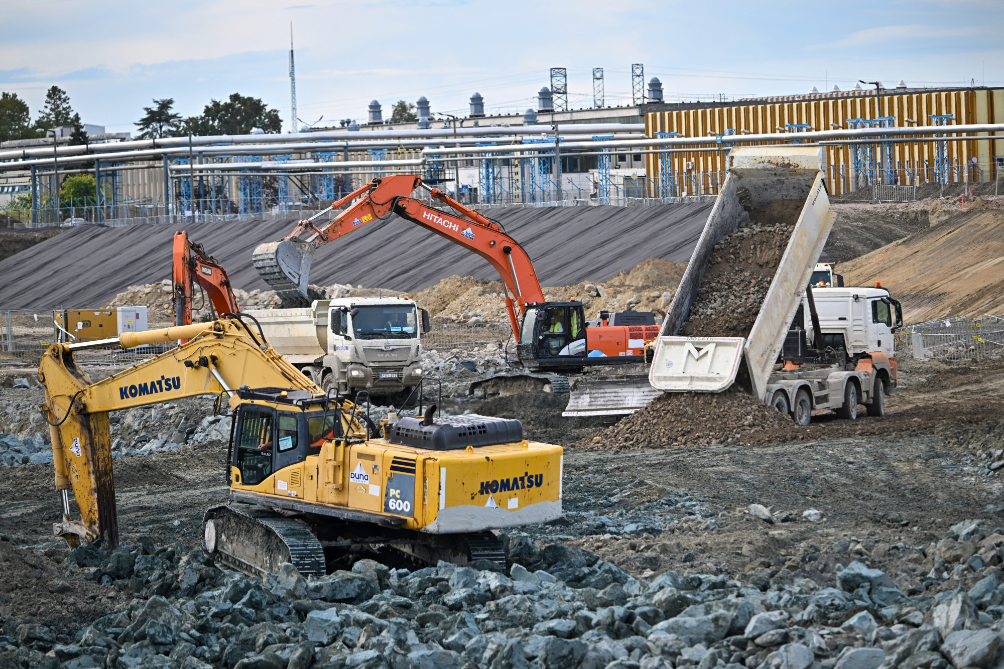 Már harmadik éve folyamatosan zuhannak a beruházások