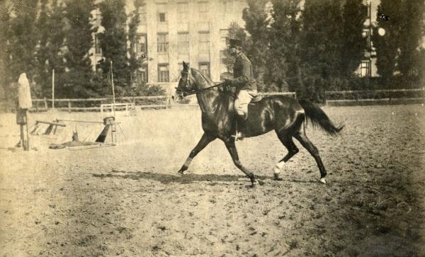 Prinz Ludwig von Bayern lóháton valamikor a második világháború előtti években