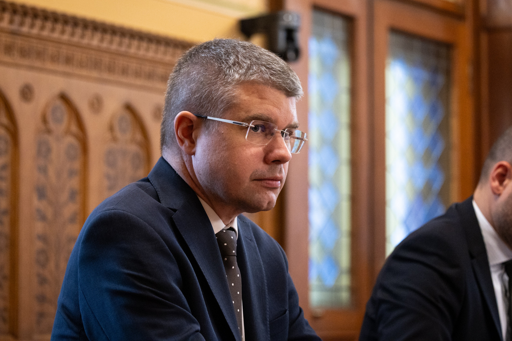 Gulyás Gergely szerint méltatlan támadni Ágh Pétert csak azért, mert egy kamujelöltnek köszönheti a győzelmét