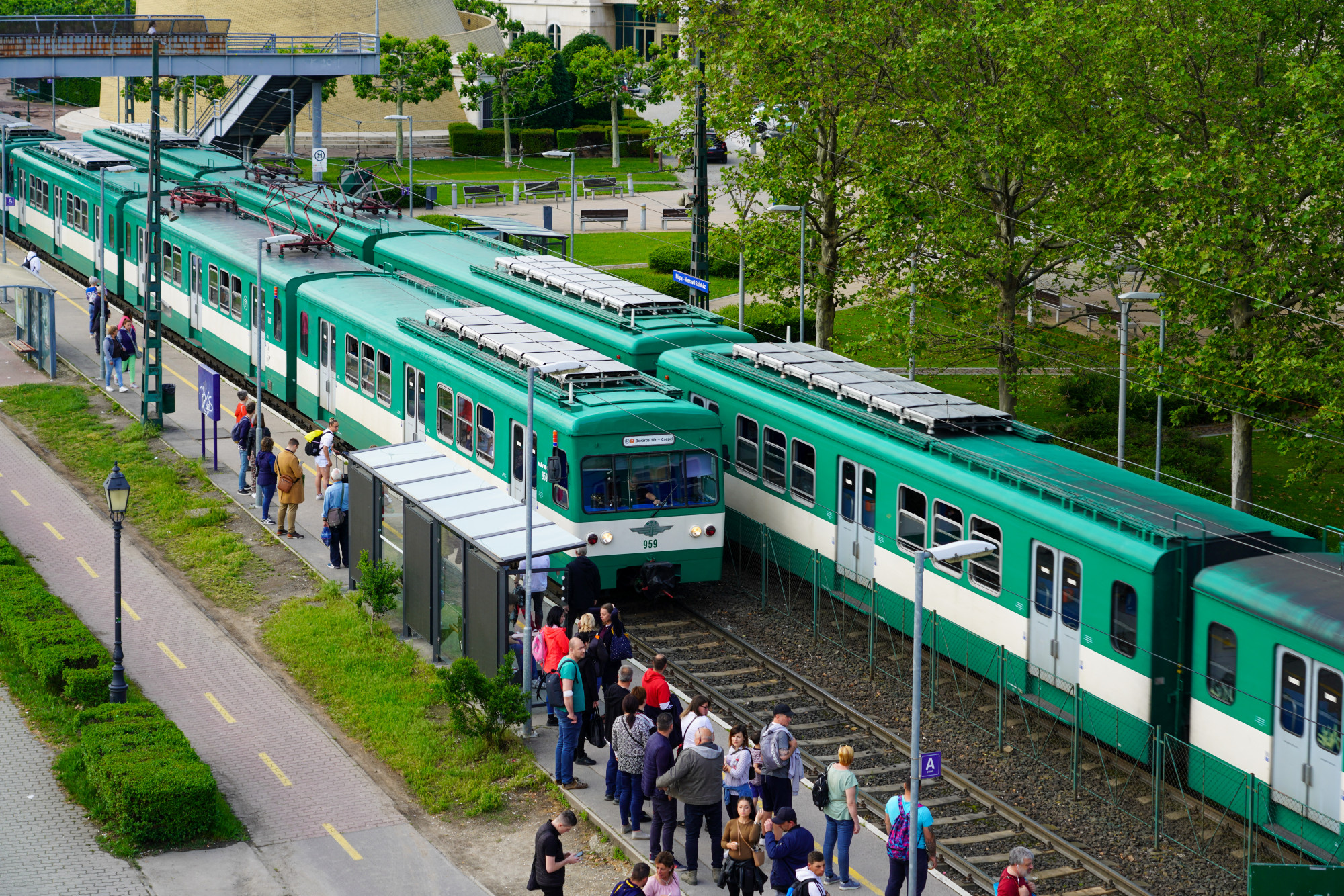 A metrók meghosszabbított menetrendjéhez igazítva tovább jár majd a HÉV és Volánbusz nyártól