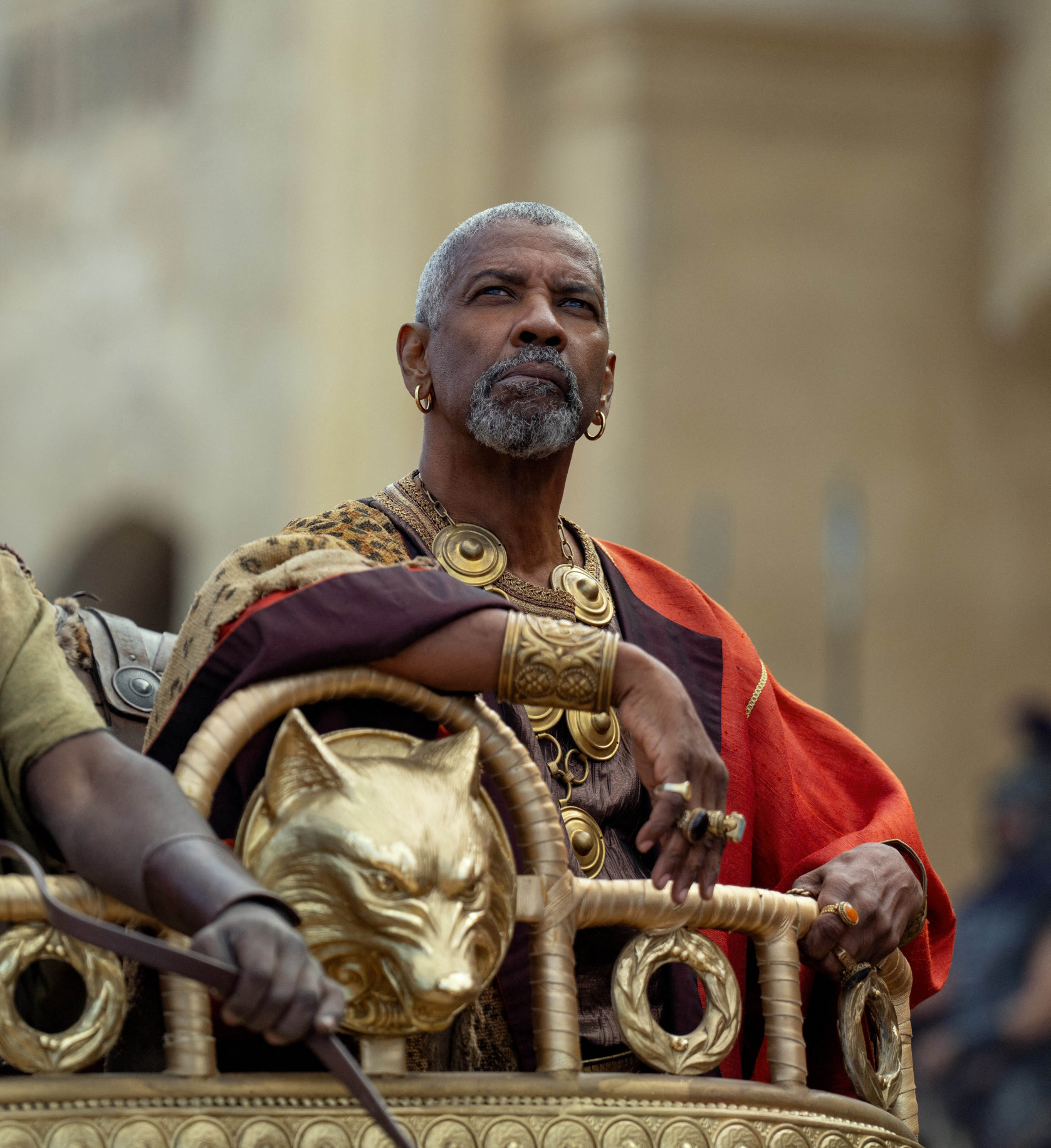 Denzel Washington a hataloméhes egykori rabszolga, Macrinus szerepében