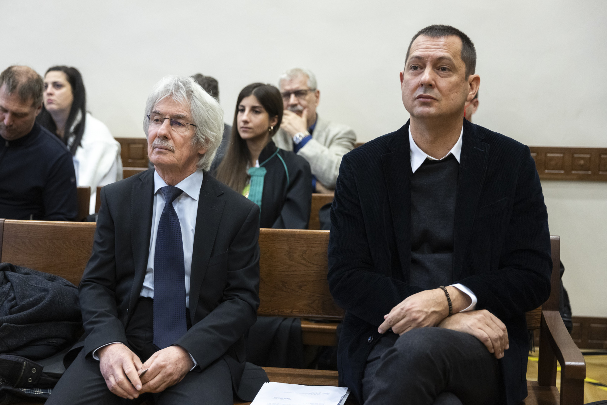 Elképesztő listát ad ki a kilenc politikus, akiket most megnevezett a KNYF az óbudai korrupciós ügy gyanúsítottjai közül
