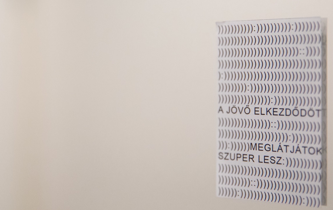 Tiltakozó plakát a MOME-n