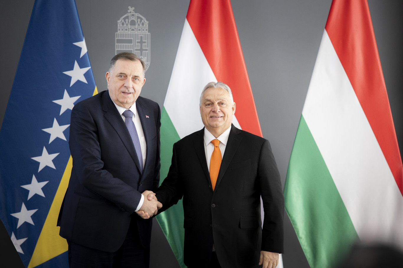 Orbán meghívta Dodikot