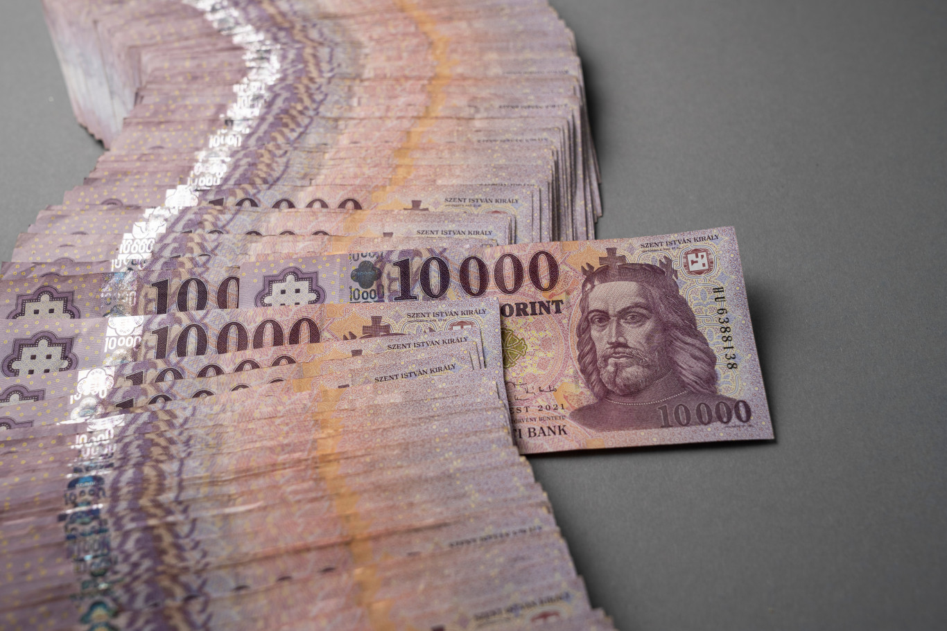 A vállalkozásokat érintő adócsökkentéssel készül a kormány