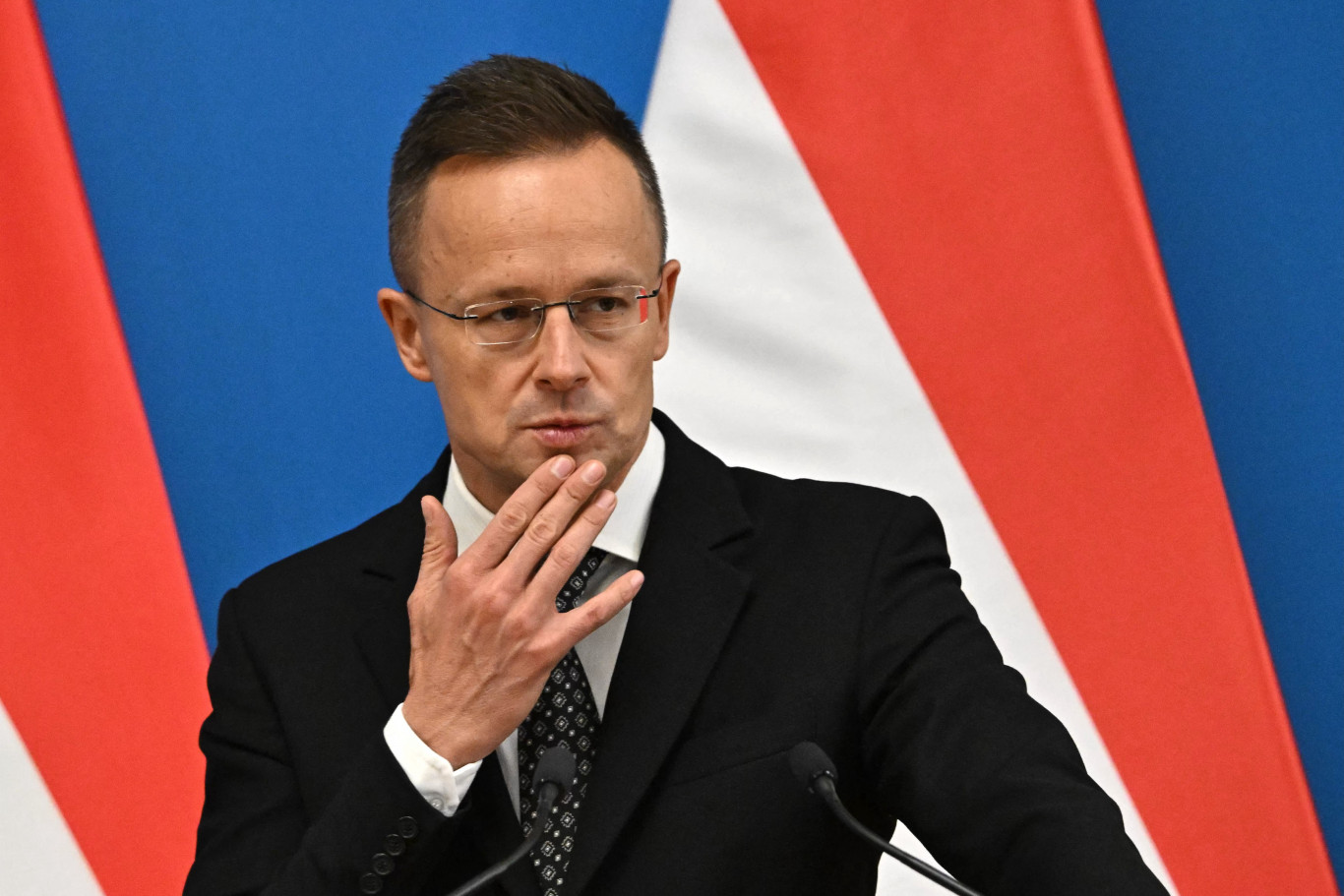 Szijjártó Péter óvatosságra int, de nem tagadta egyértelműen, hogy magyar kémeket fogtak volna Kárpátalján az ukránok