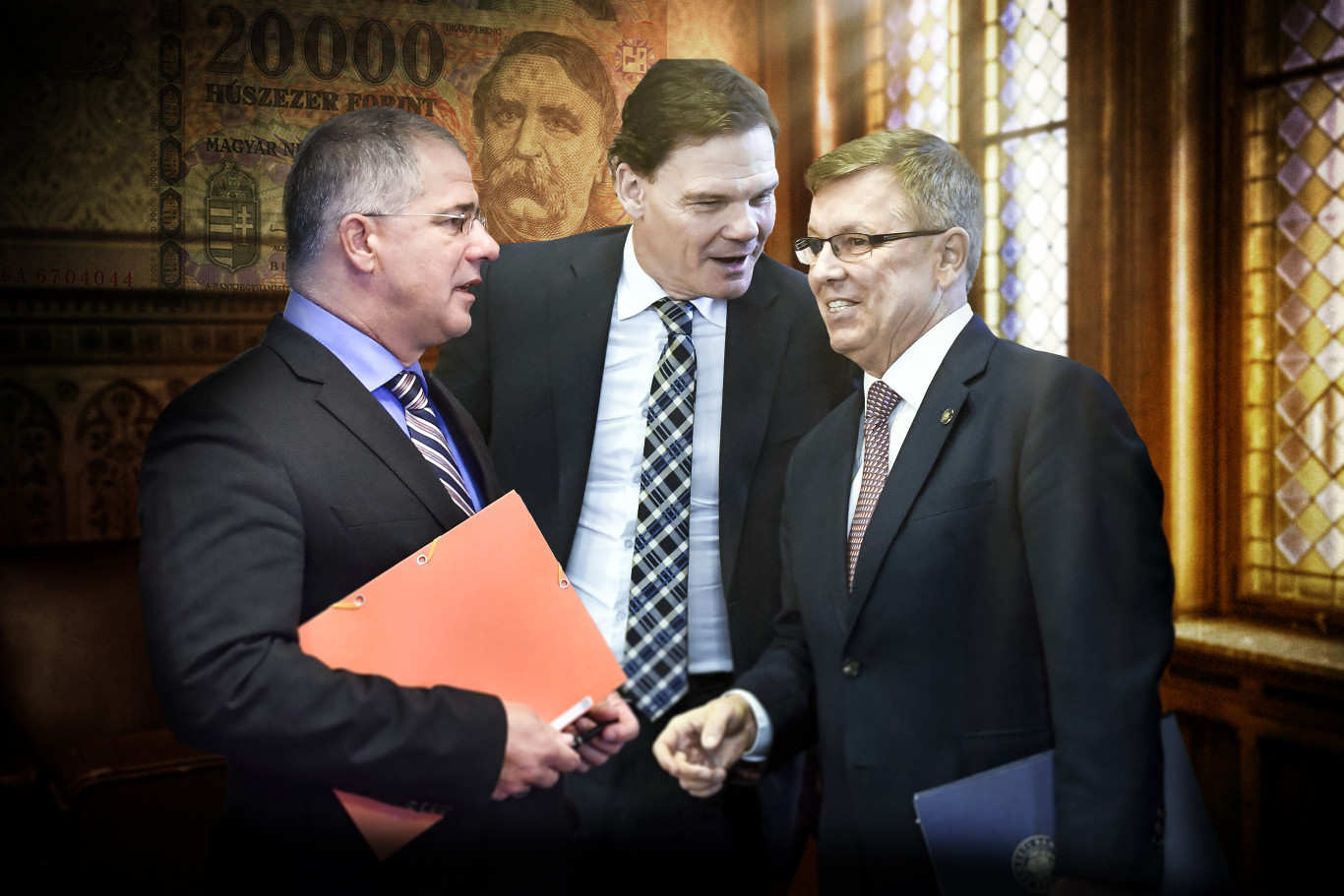 Nyomozzák, hol a pénz, de épp a Fidesz tett meg mindent, hogy magánzsebekbe mehessenek az MNB-s százmilliárdok
