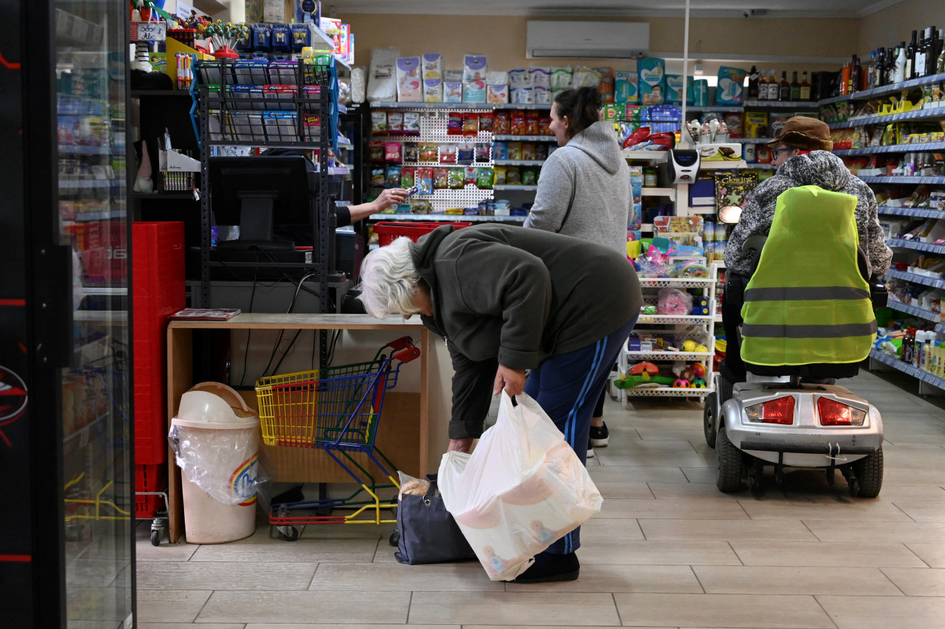 A kormány számítása alapján 82,7 milliárd forintba kerül majd a nyugdíjasok élelmiszer-utalványa