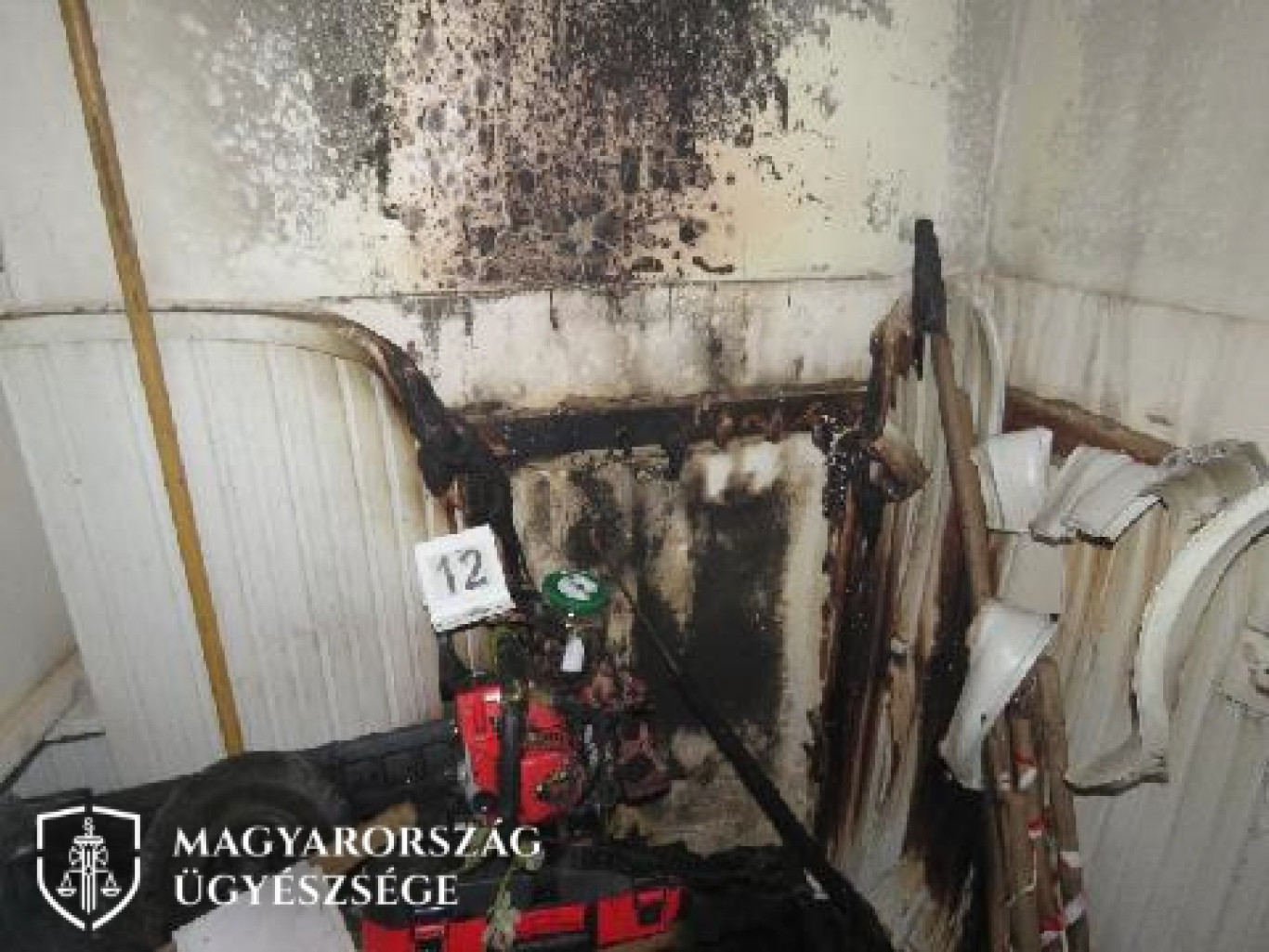 Ravatalozó Felgyújtása: Emelt Vád egy Rongálás és Lopások Miatt – Kaposvár Ravatalozó Felgyújtása: Emelt Vád egy Rongálás és Lopások Miatt – Kaposvár