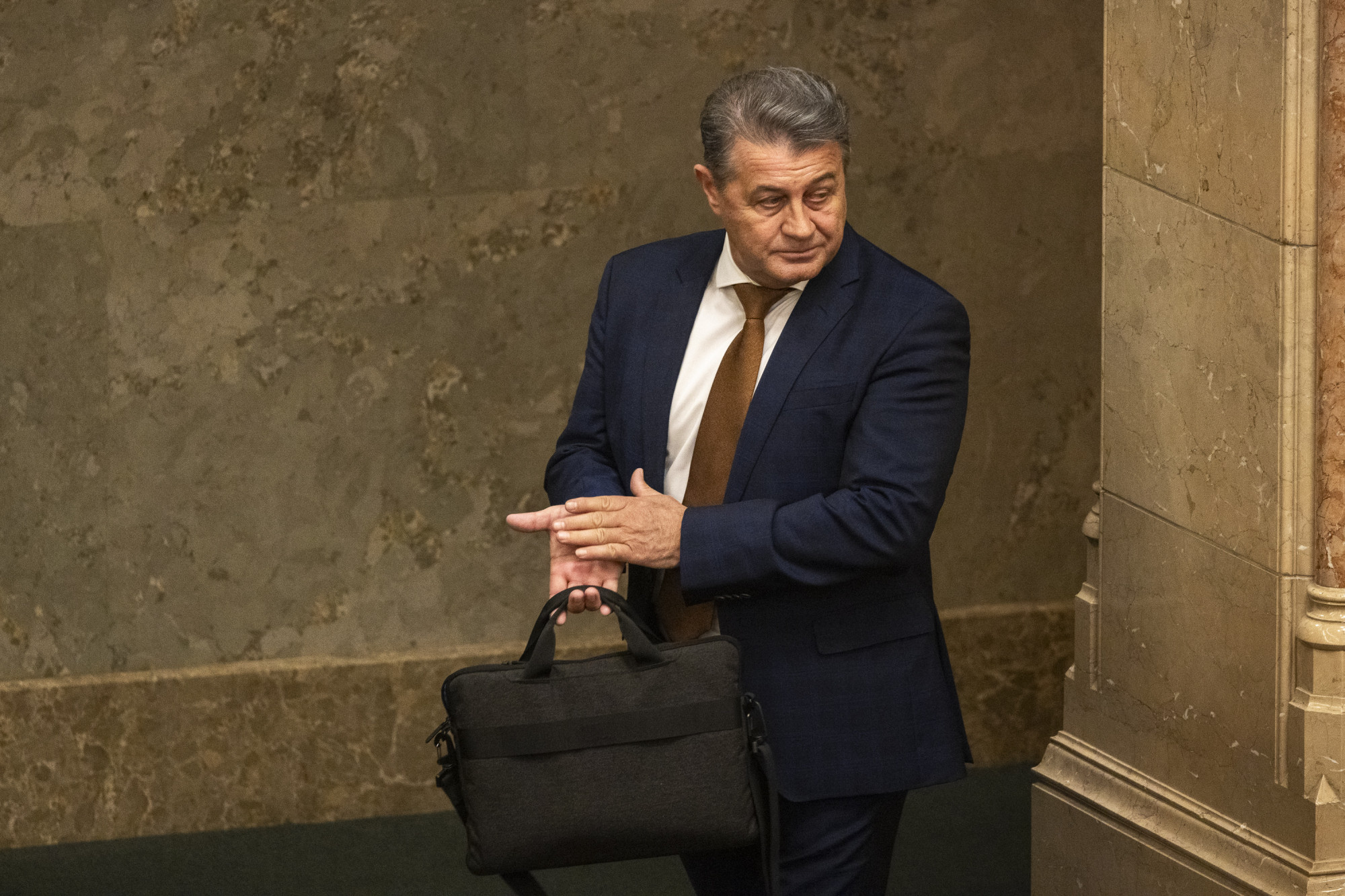 Tasó László nem indul egyéniben a választáson, miután leszavazták a párttársai