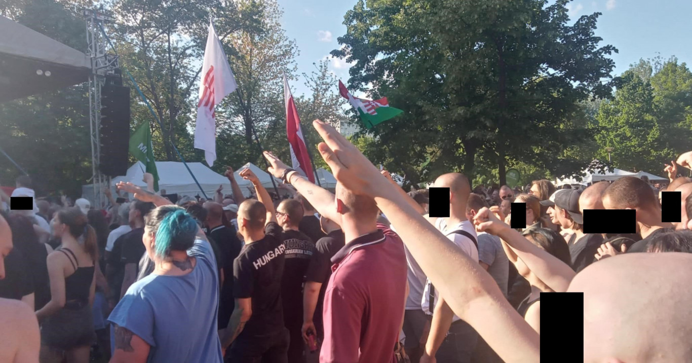 Mi Hazánk-majális náci tetkókkal és karlendítéssel: a rendőrség vizsgálódik