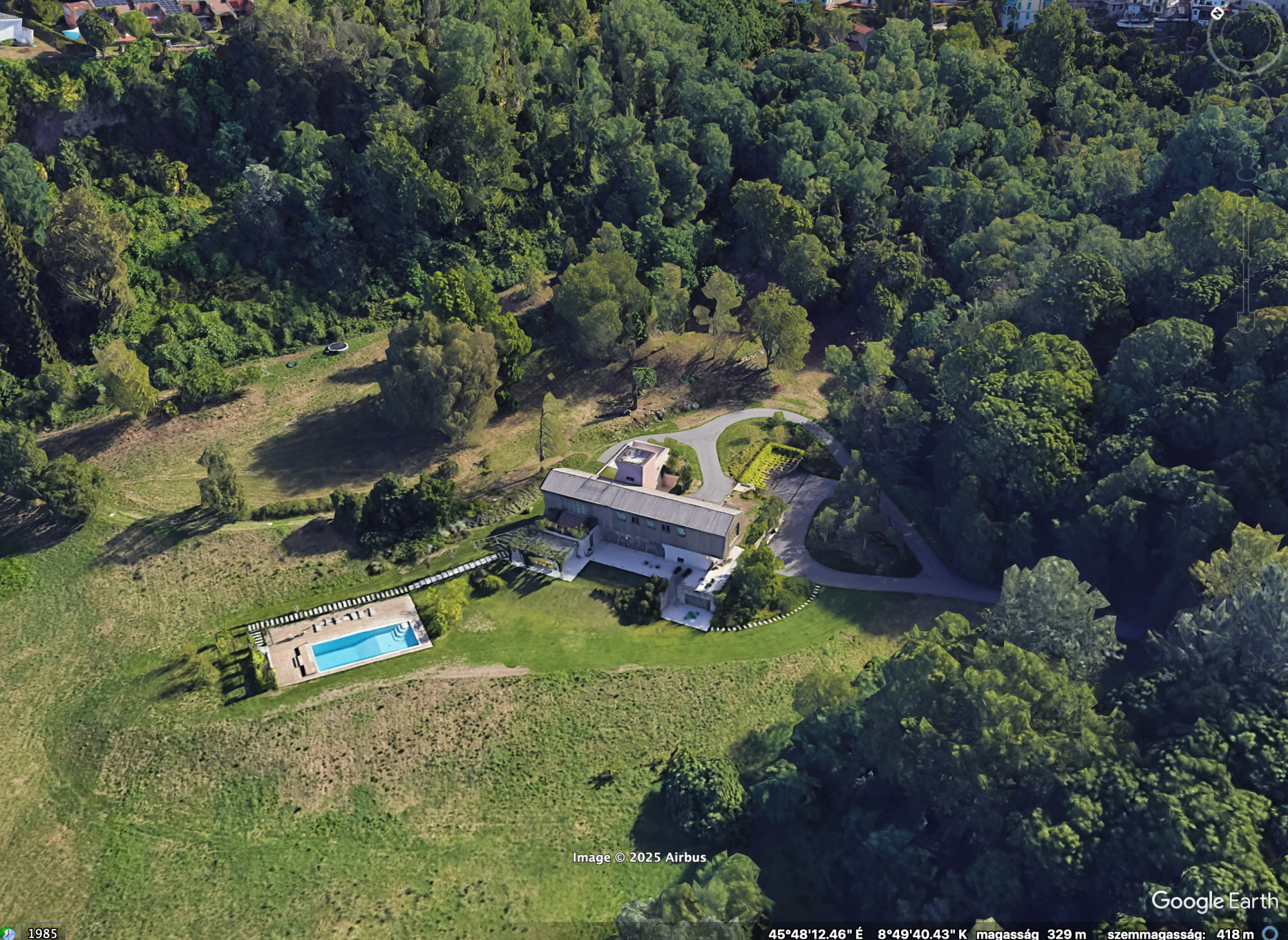 A varesei villa a Google Earth szolgáltatásában.