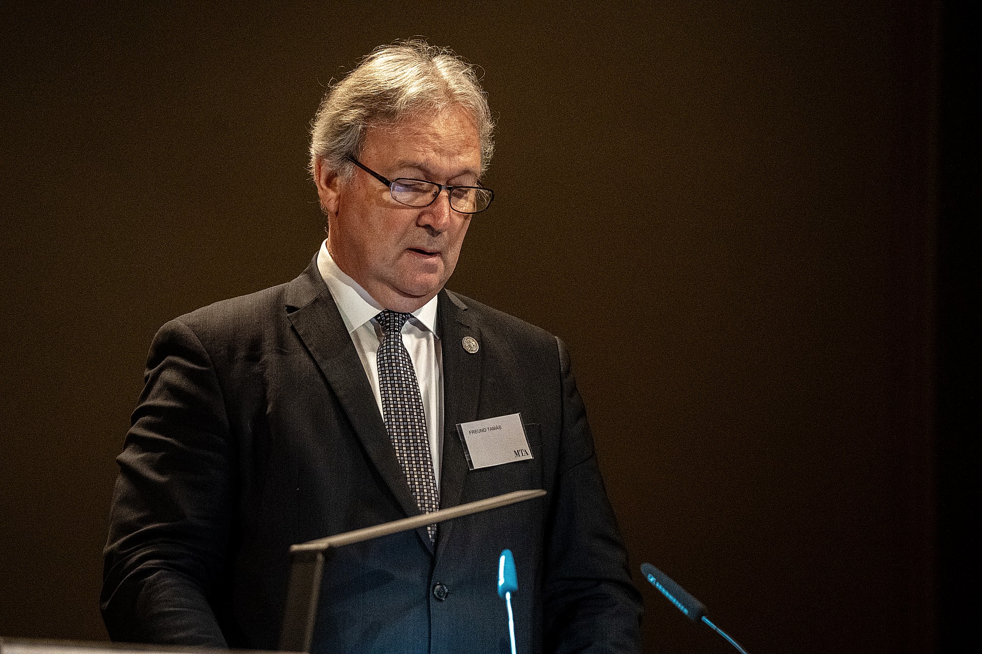 „Nincs érdemi politikai igény az együttműködésre” – Freund Tamás MTA-elnök közgyűlési beszédében a kormánynak is üzent