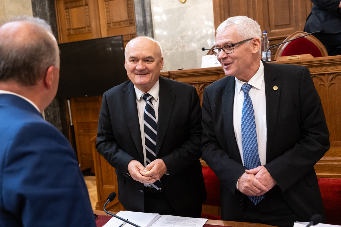 Megkapta a támogatást a Fidesz golyófogója és Orbán volt minisztere, hogy alkotmánybíró legyen