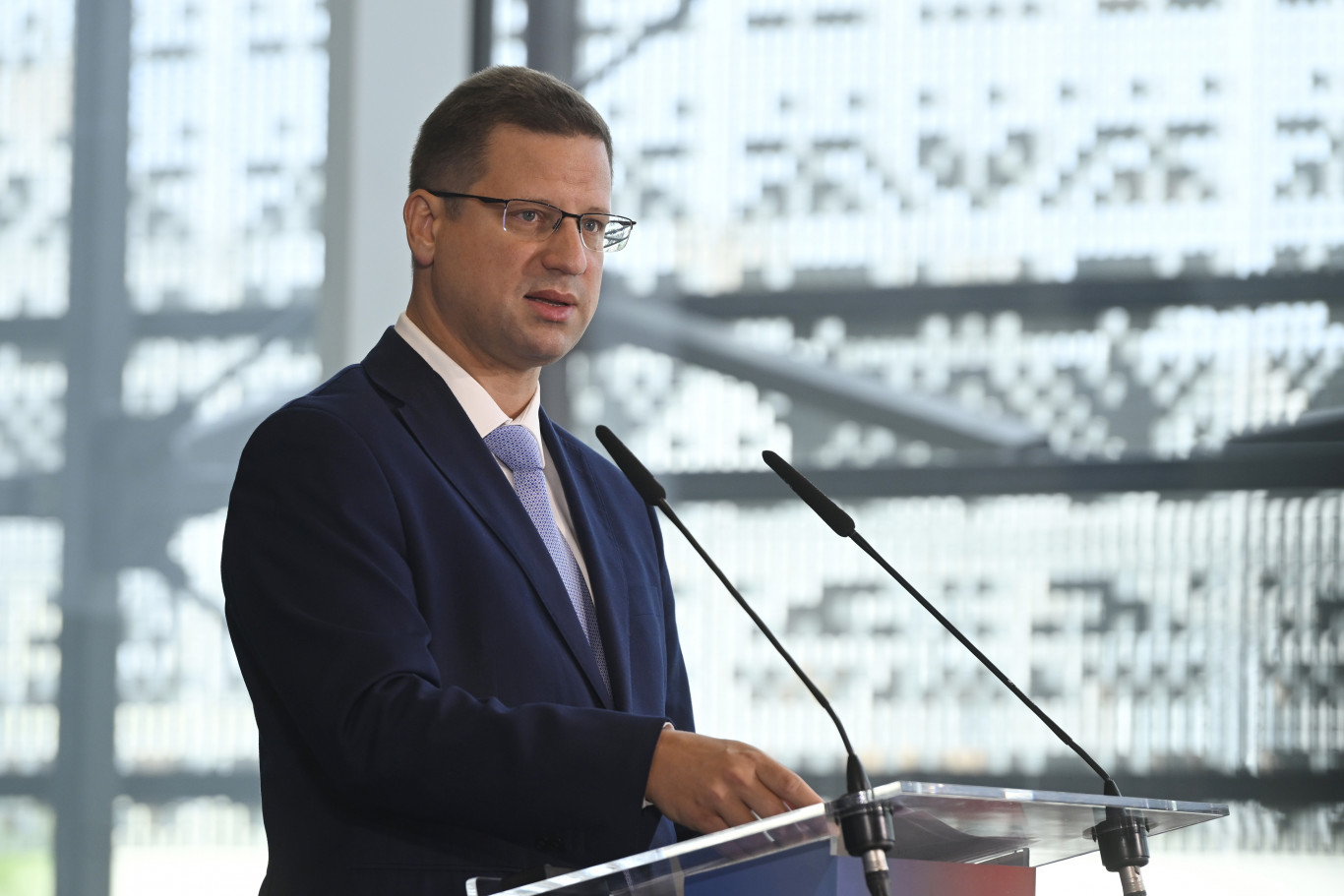Friss hírek: Ha Ukrajna megpróbál csatlakozni az EU-hoz, az rosszabb, mint a háború, fejtegette a miniszter. (Pedig eddig azt hittük, a háborúnál nincs rosszabb.)