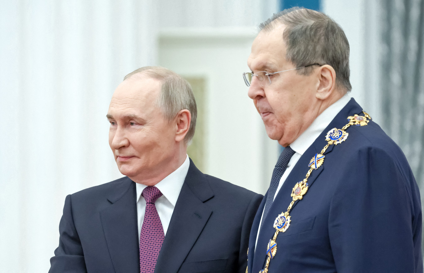 Lavrov azt állítja, az ukránok Putyin rezidenciáját támadták, Zelenszkij szerint ez csak ürügy arra, hogy az oroszok kormányzati épületeket bombázhassanak Kijevben