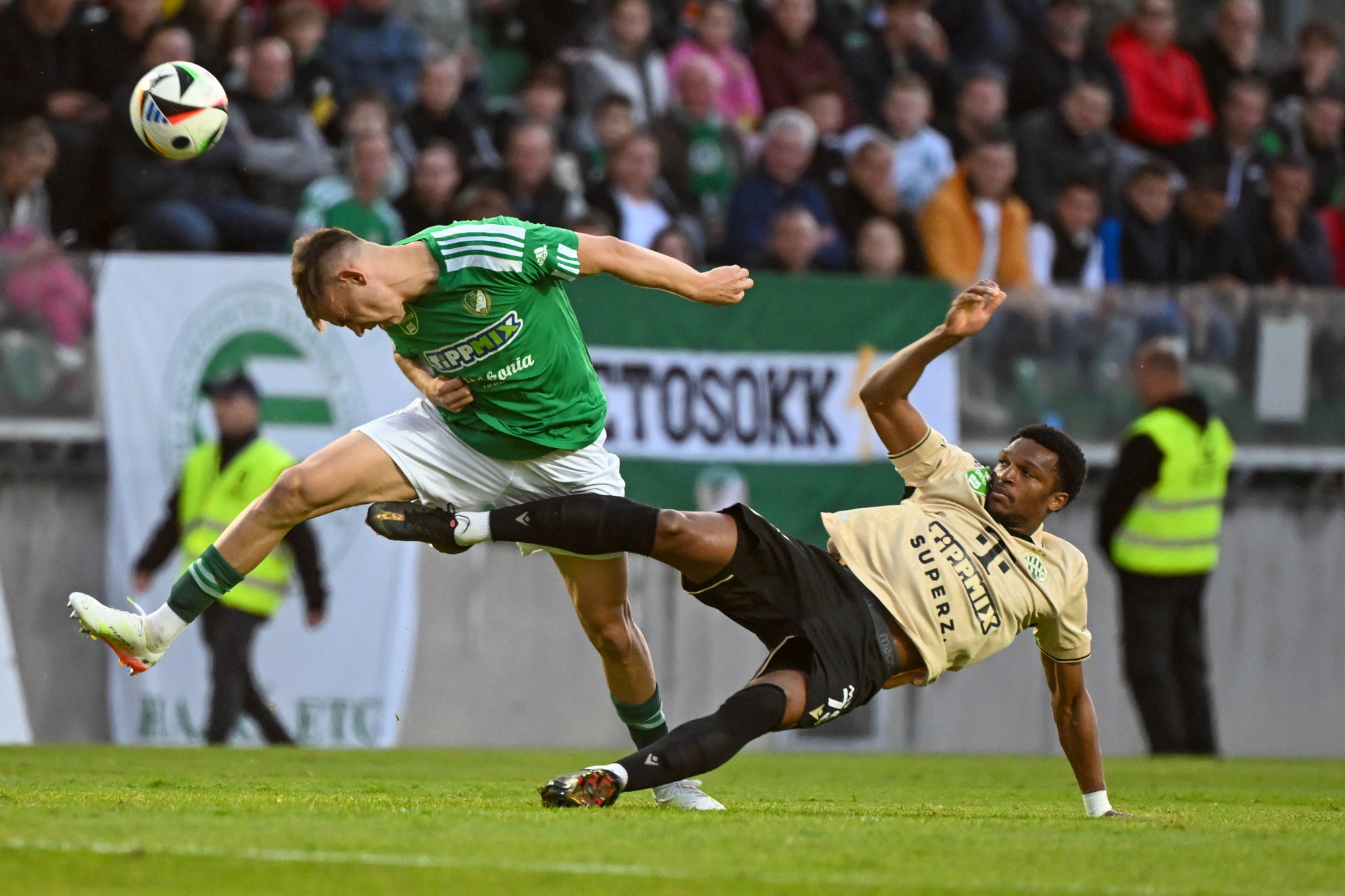 A Felcsútnak soha nem sikerül semmi, sorozatban hetedszer bajnok a Ferencváros