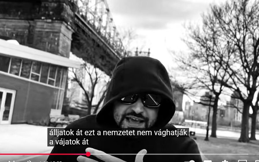 „Magyar rendőr, hogyha támad a nép, álljatok át” – Beton.Hofi erősen politizáló új dalt jelentetett meg