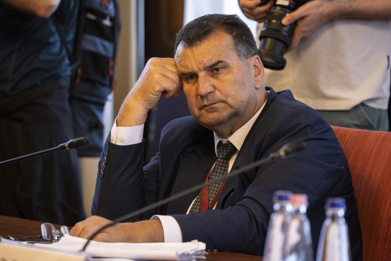 Bár büszkén jelentette be a zalaegerszegi fideszes, hogy a Bosch-vezér is belépett a digitális polgári körébe, néhány óra múlva törölte a tagok közül