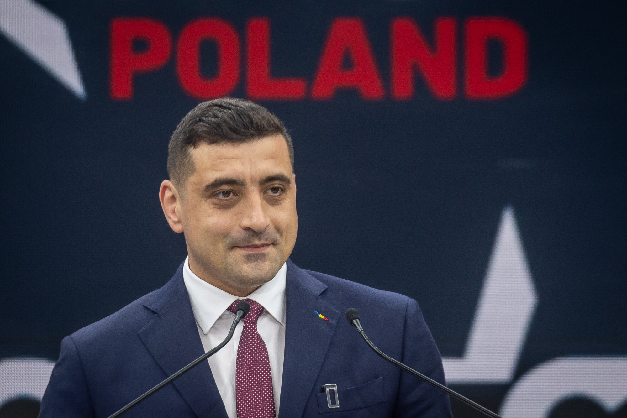 Orbán hatalmáért aggódik a romániai elnökválasztást elbukó, szélsőjobbos Simion
