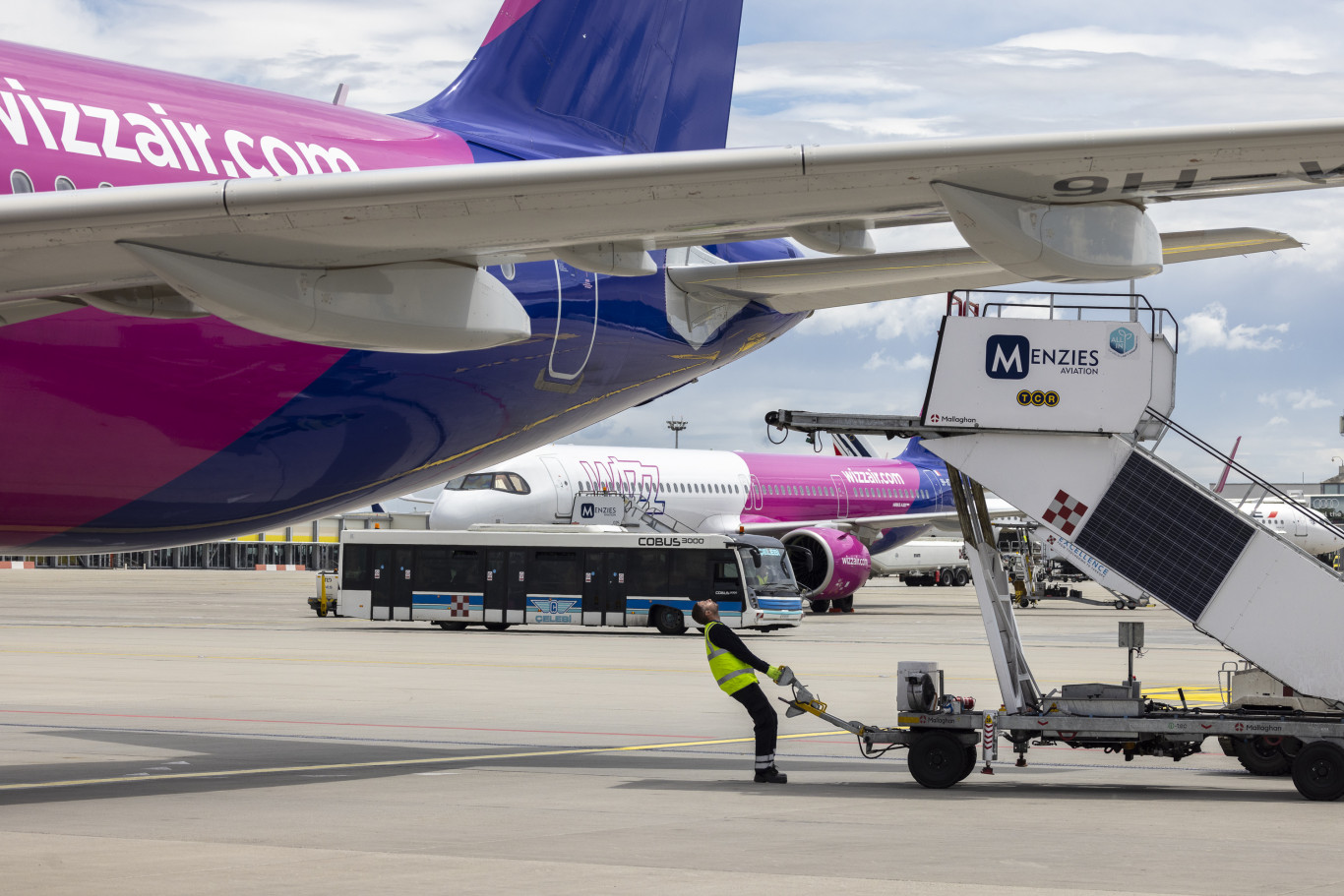 A Wizz Air felfüggesztette közel-keleti járatait a feszültségek miatt