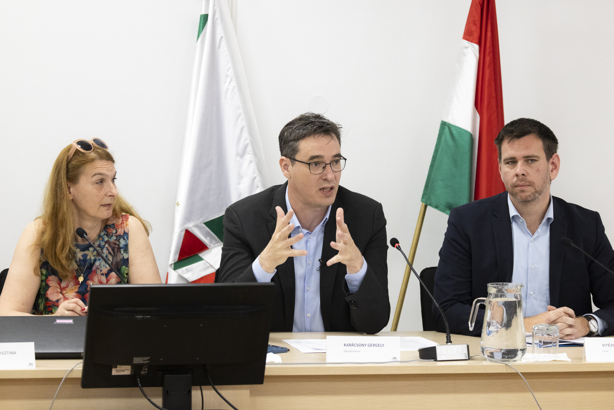 „Nem fogjuk feltett kézzel várni, hogy főbe lőjenek minket”