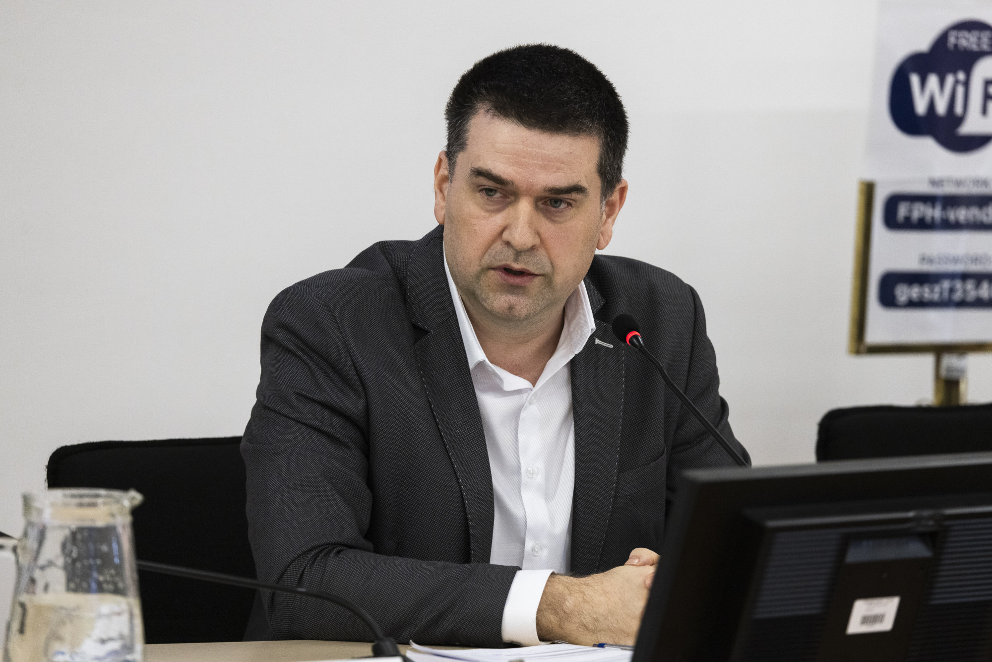 Levontak a főváros számlájáról 4,5 milliárdot, már 70 milliárd körüli a mínusz