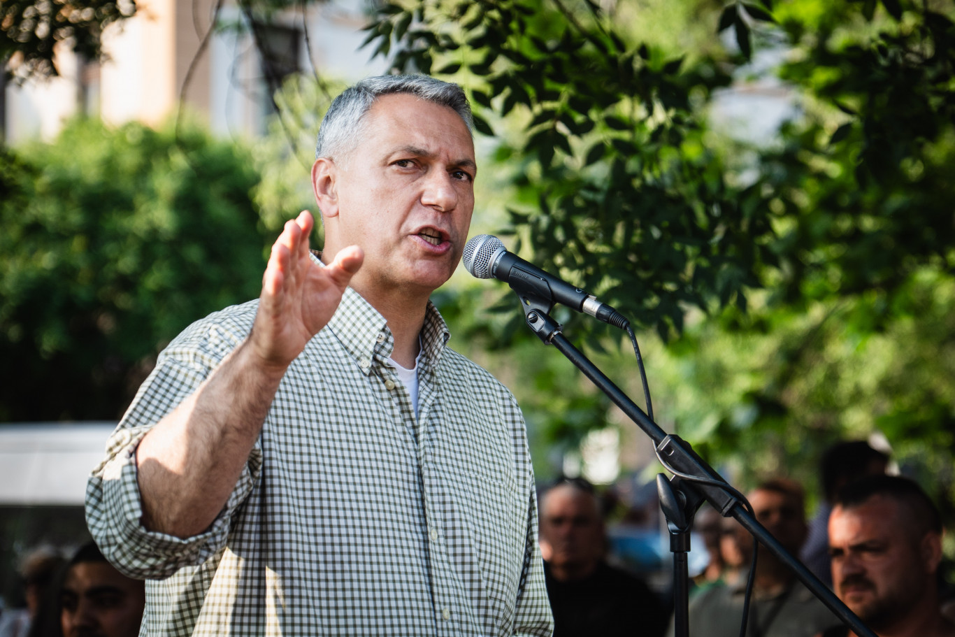 Lázár szerint azért van pocsék állapotban a MÁV, mert a magyarok többsége a közutak fejlesztését támogatja