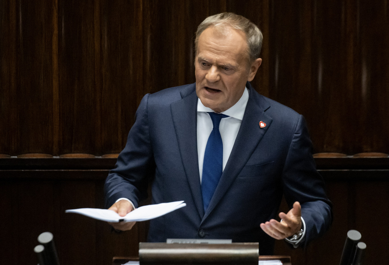 Tusk: Lengyelország kész lelőni a légterét megsértő repülő tárgyakat