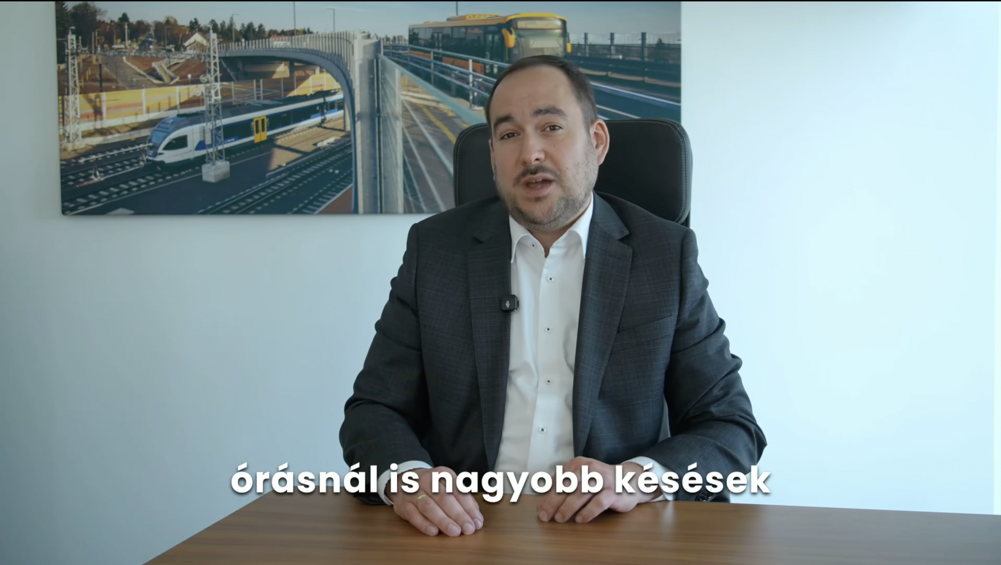 Megszólalt a MÁV-vezér a hétvégi sorompóhibákról