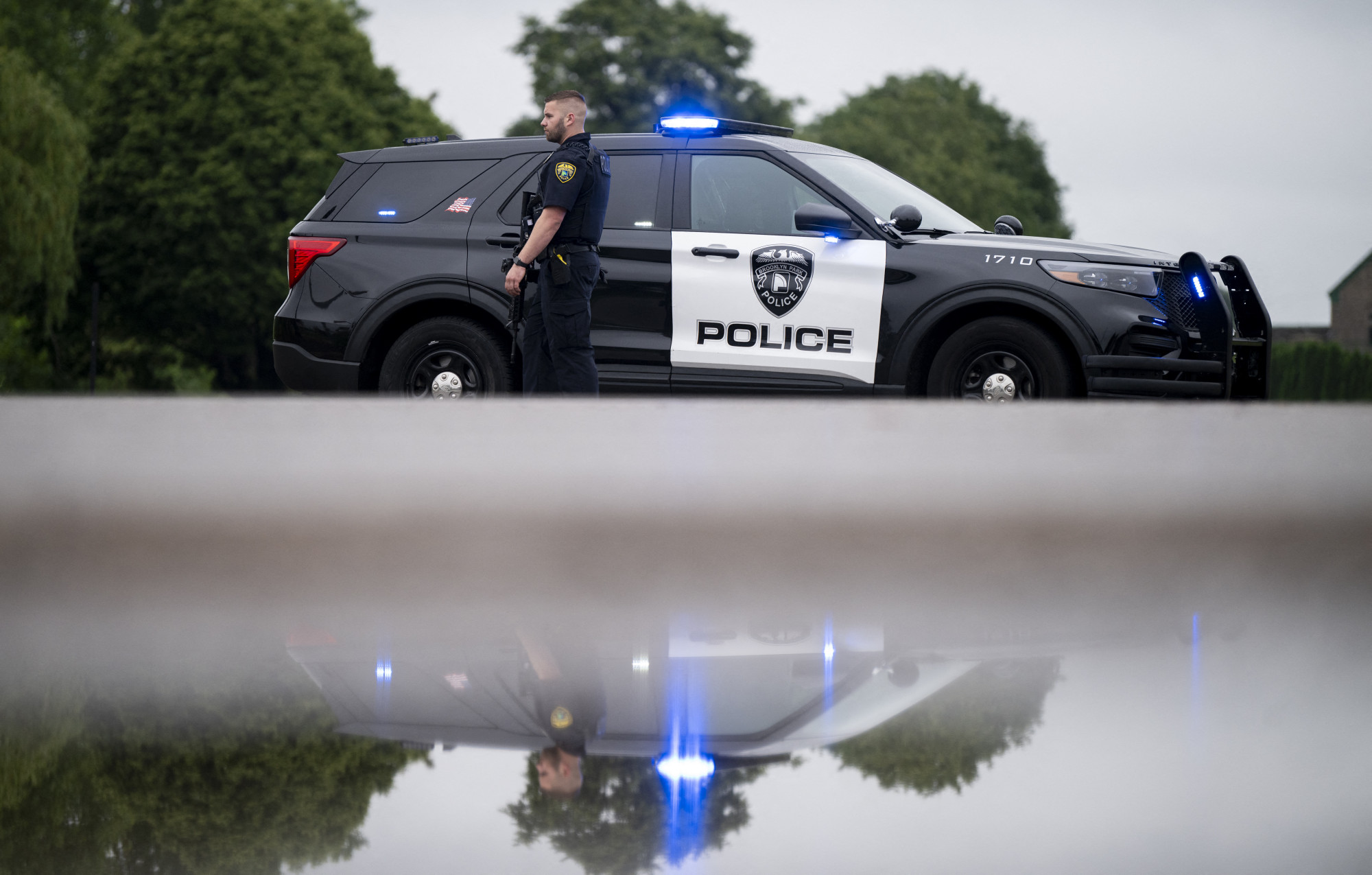 Egy 57 éves férfi ellen folyik hajtóvadászat az amerikai politikusok elleni halálos merényletek után