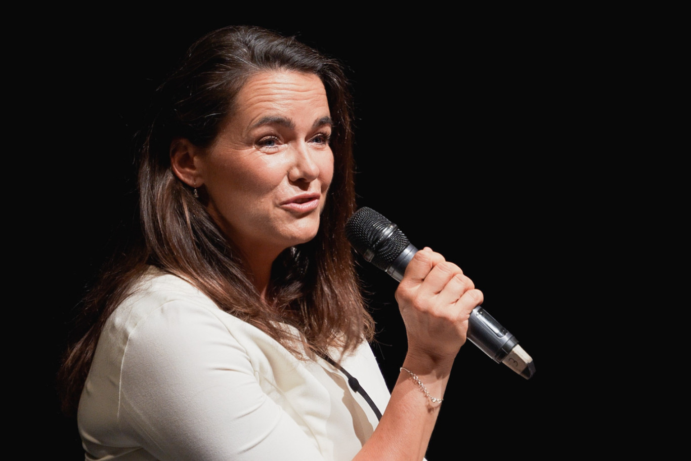 Novák Katalin rekordösszeget adományozott egy állami gondozott gyerekeket segítő alapítványnak