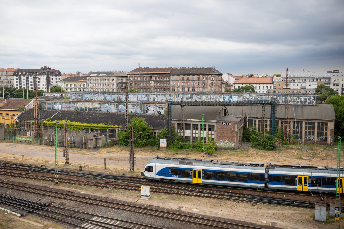 Vitézy is úgy tudja: pikk-pakk kiárusítanák a vasúti pályaudvarok körüli rozsdaövezetet
