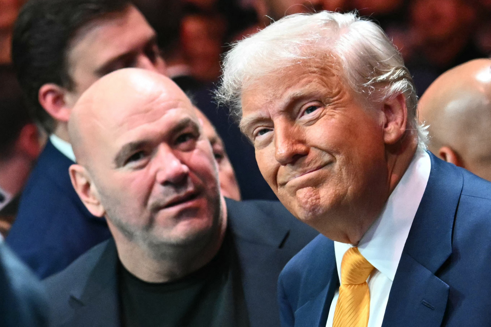 Tényleg az kell a demokraták sikeréhez, hogy valaki hangosan kiabálja: „Trump TELJESEN KIBORULT, ÖSSZEOMLIK AZ ELNÖKSÉGE?”