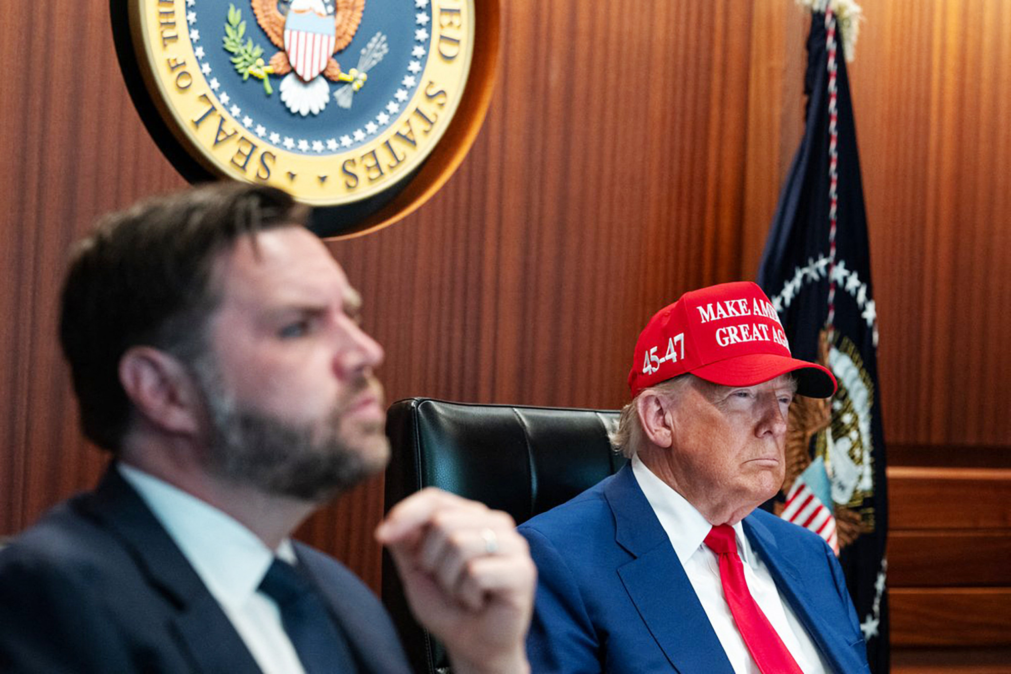 Trump az iráni konfliktus ellenére elmegy a hágai NATO-csúcsra