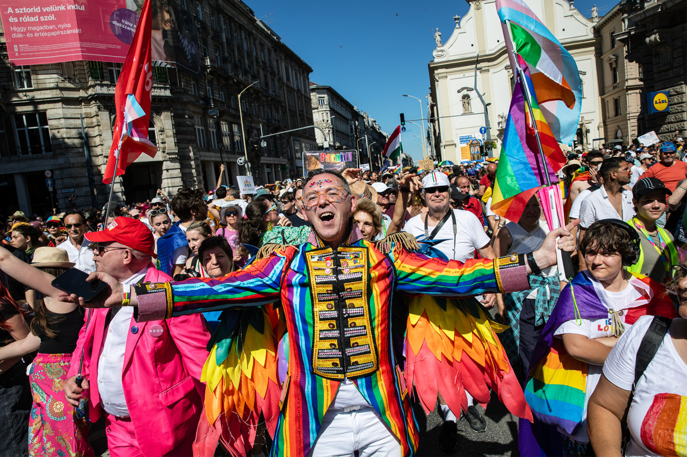 Szemünk előtt zajlott a történelem: fotókon minden idők legnagyobb magyar Pride-ja