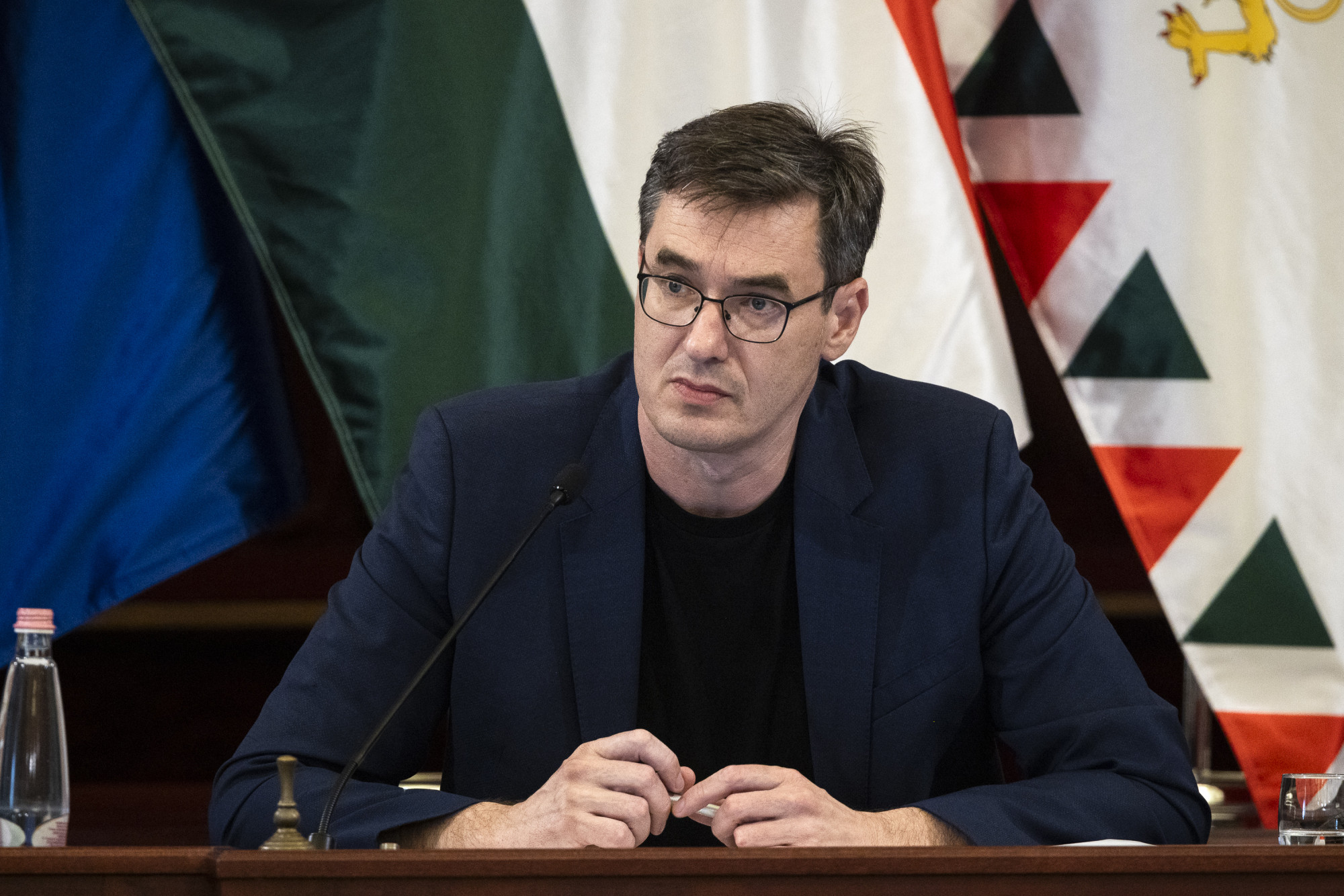 Karácsony beismerte: a kórházakban ő fújja a port a zsírra
