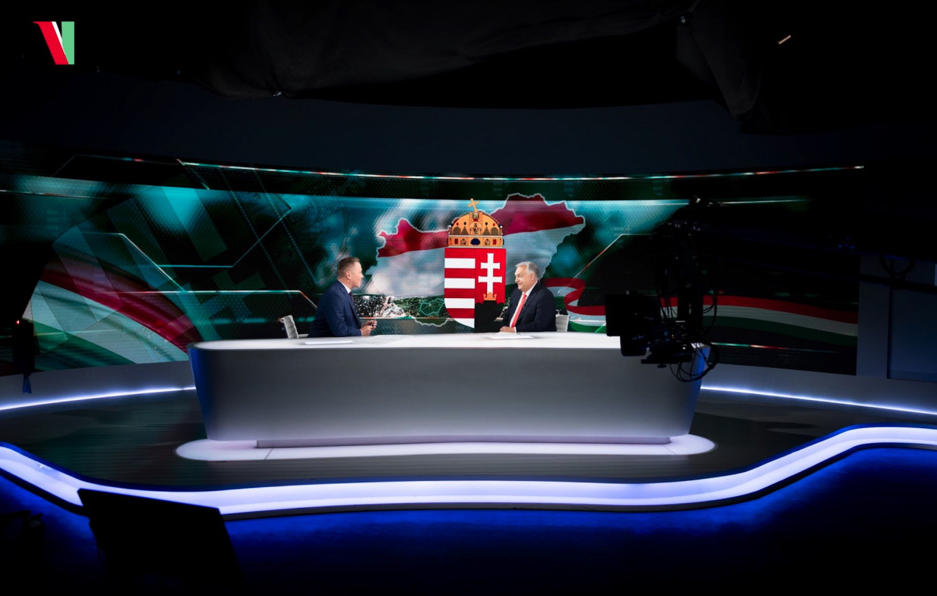 „Jól áll önnek ez a szerep, nem tudtuk, kiváló újságíró lenne, miniszterelnök úr”