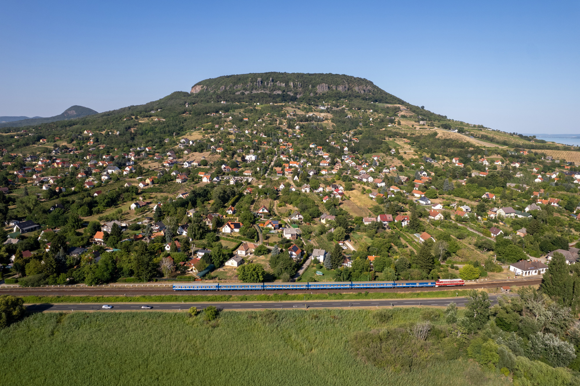 Finomhangoltak a balatoni vasúti menetrenden