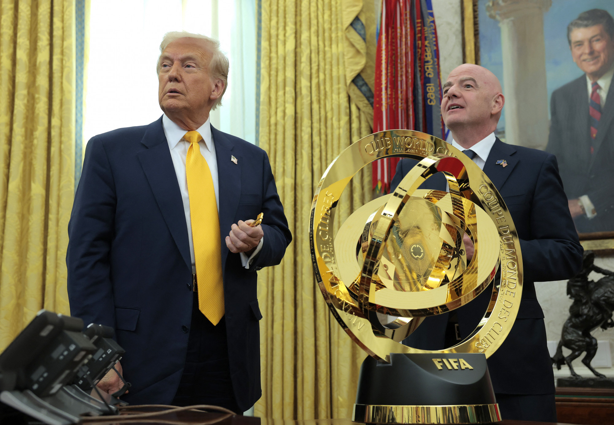 Tovább mélyül Trump és Infantino barátsága, a FIFA irodát nyitott a Trump Towerben
