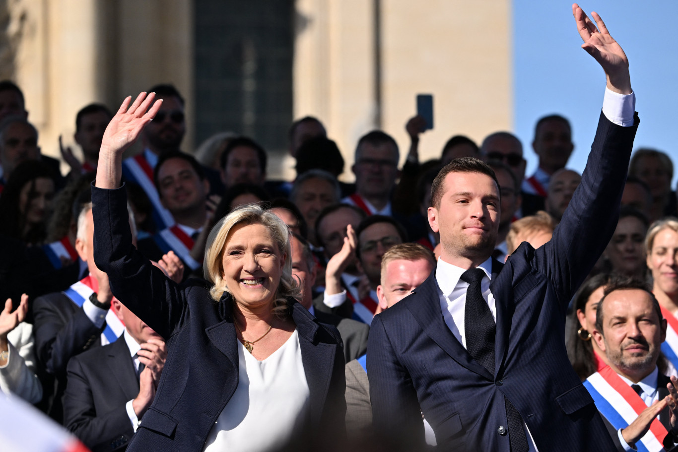 Razziázott a rendőrség Marine Le Pen pártjának székházában