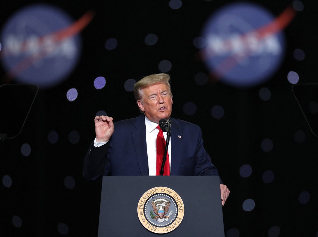 Négy űrhajós és 300 NASA-dolgozó is aláírta a Voyager Nyilatkozatot, amelyben az űrhivatal leépítésének veszélyeire figyelmeztetnek