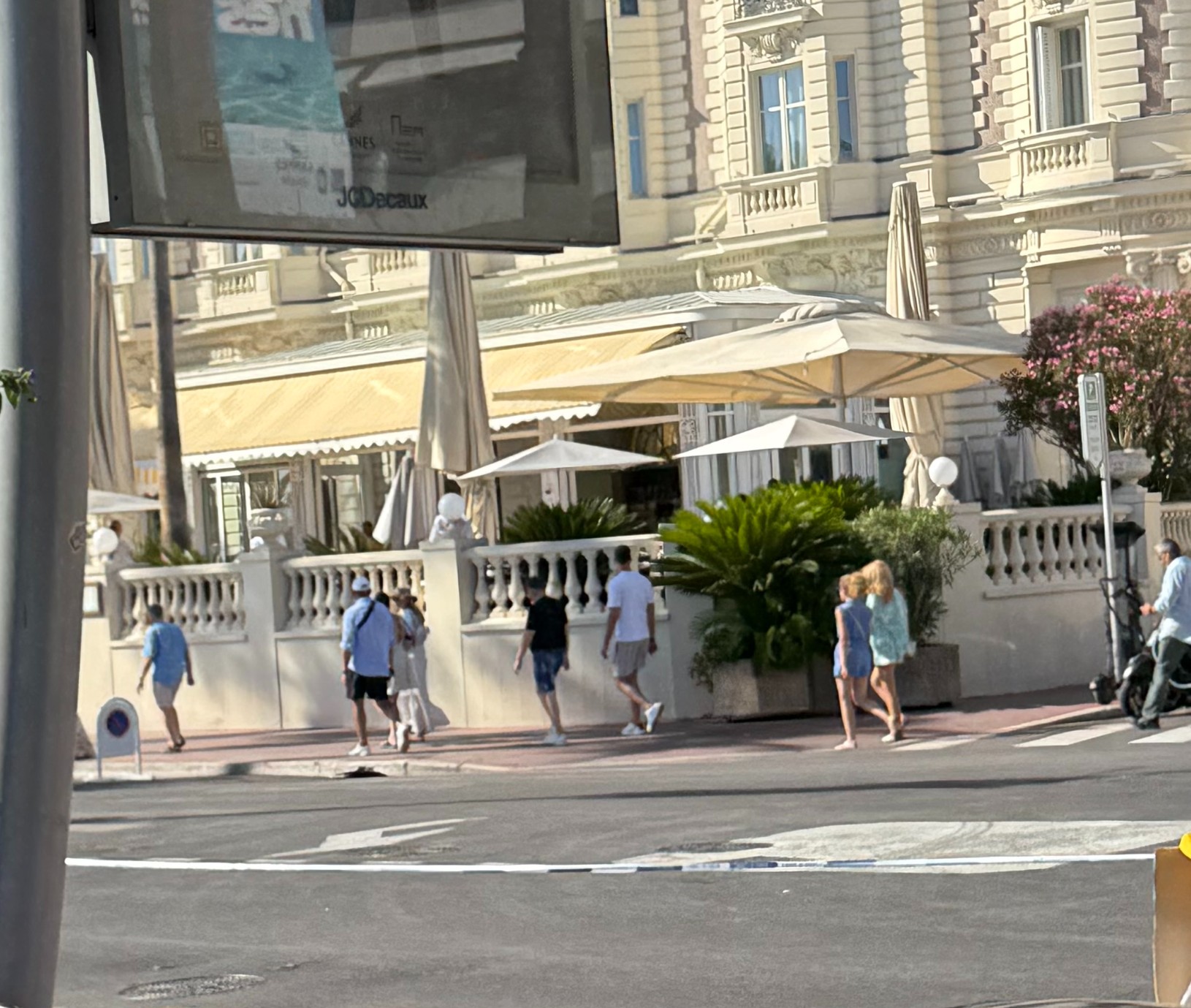 Mészáros Lőrinc és Várkonyi Andrea most épp Cannes-ban csapatják a Rose d&#039;Orral