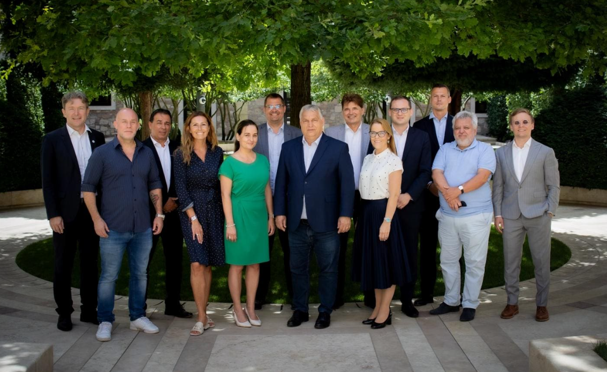 Elindult Orbán digitális polgári köre, és rögtön érdekessé vált a Magyar Péter által korábban megosztott jegyzet