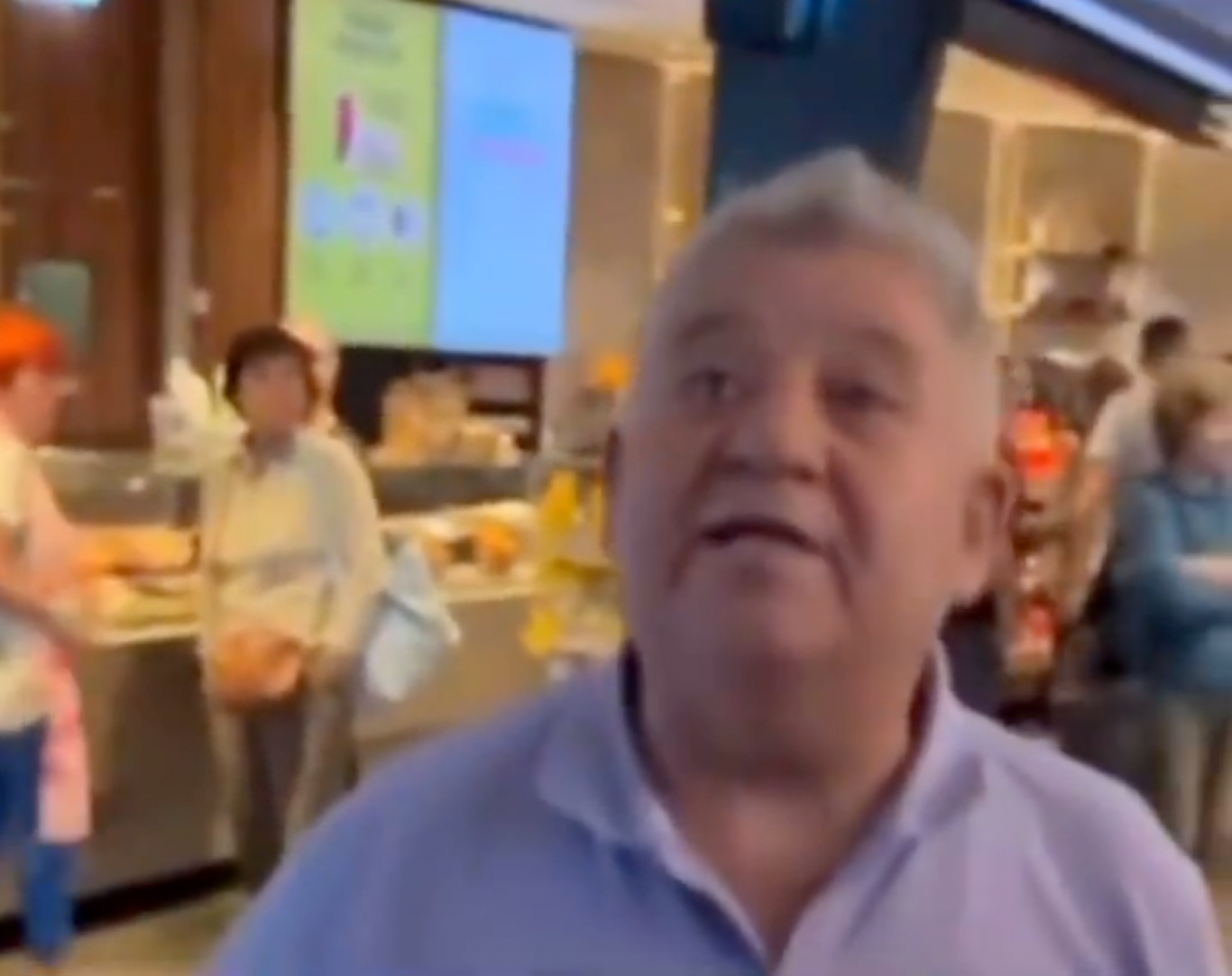 Egy milánói benzinkúton inzultáltak egy zsidó apát és fiát