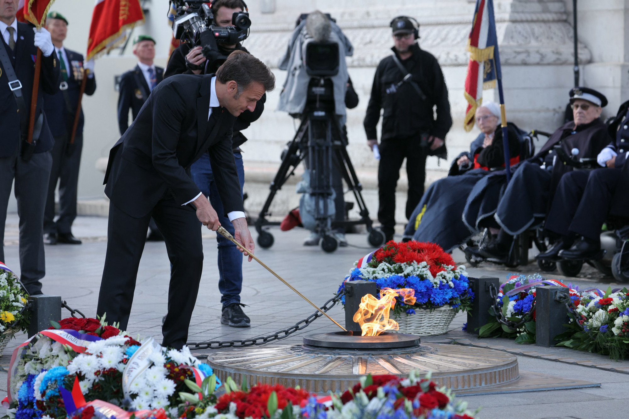 Rágyújtott a francia háborús emlékmű lángjából, feljelentették az ügyészségen