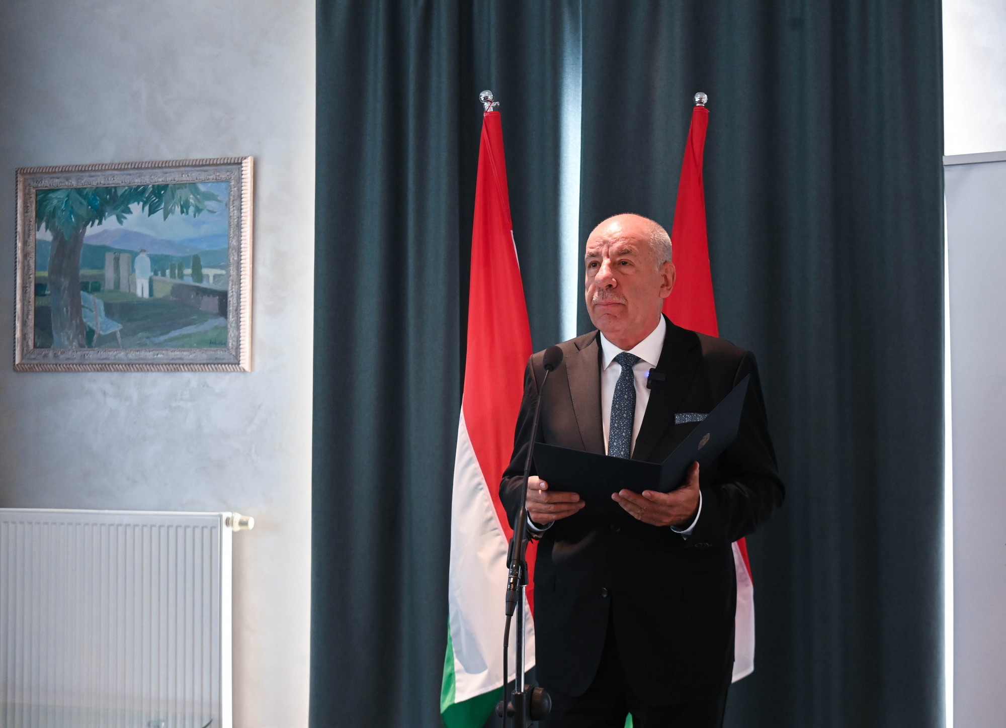 A Sándor-palota szerint méltatlan, hogy Török Gábor politikai analfabétának nevezte Sulyok Tamást, ezért nem is reagál személyesen