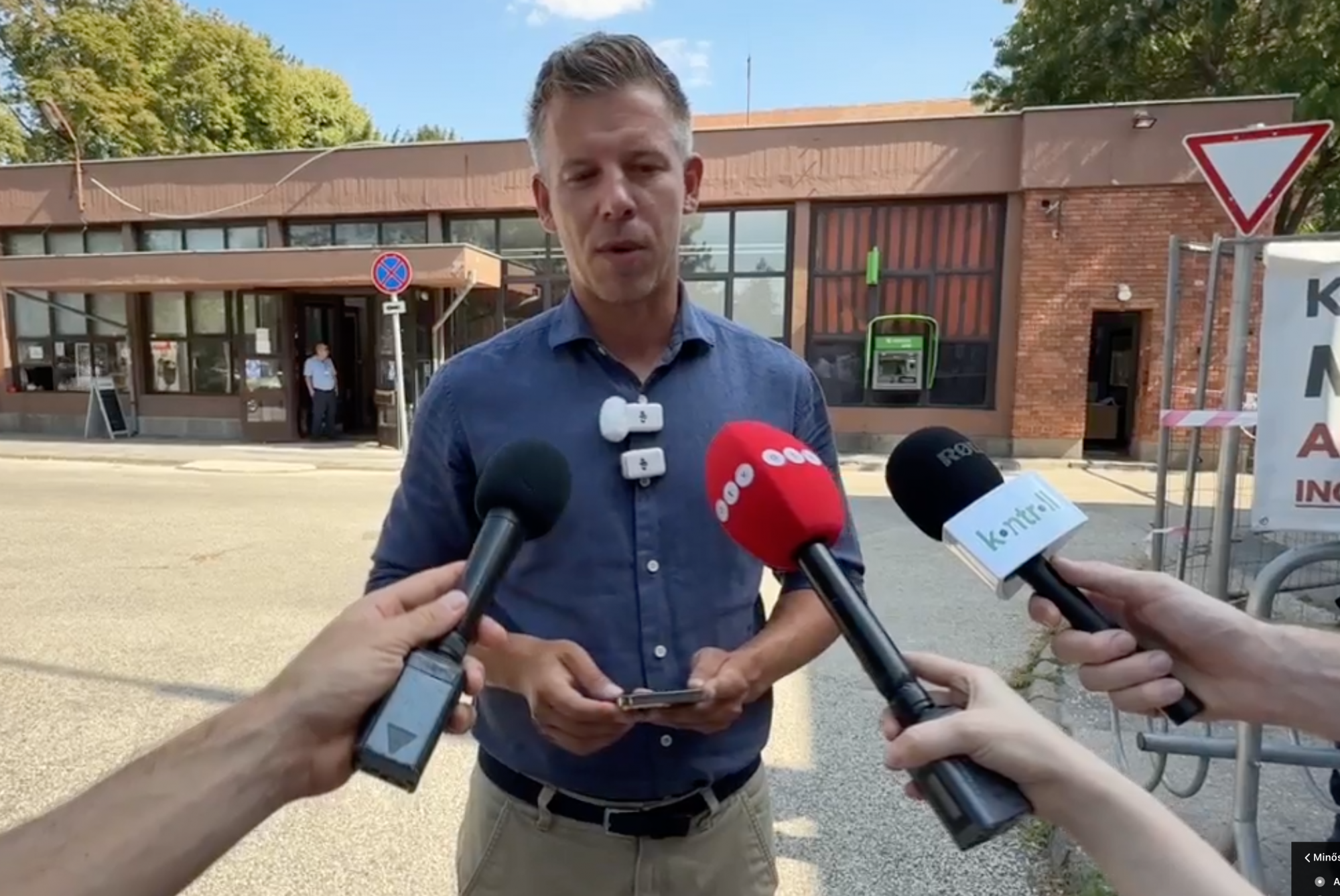 Magyar Pétert beengedték a székesfehérvári kórházba, és részletesen válaszoltak a kérdéseire a fertőzött vízről és az elmúlt napok botrányairól