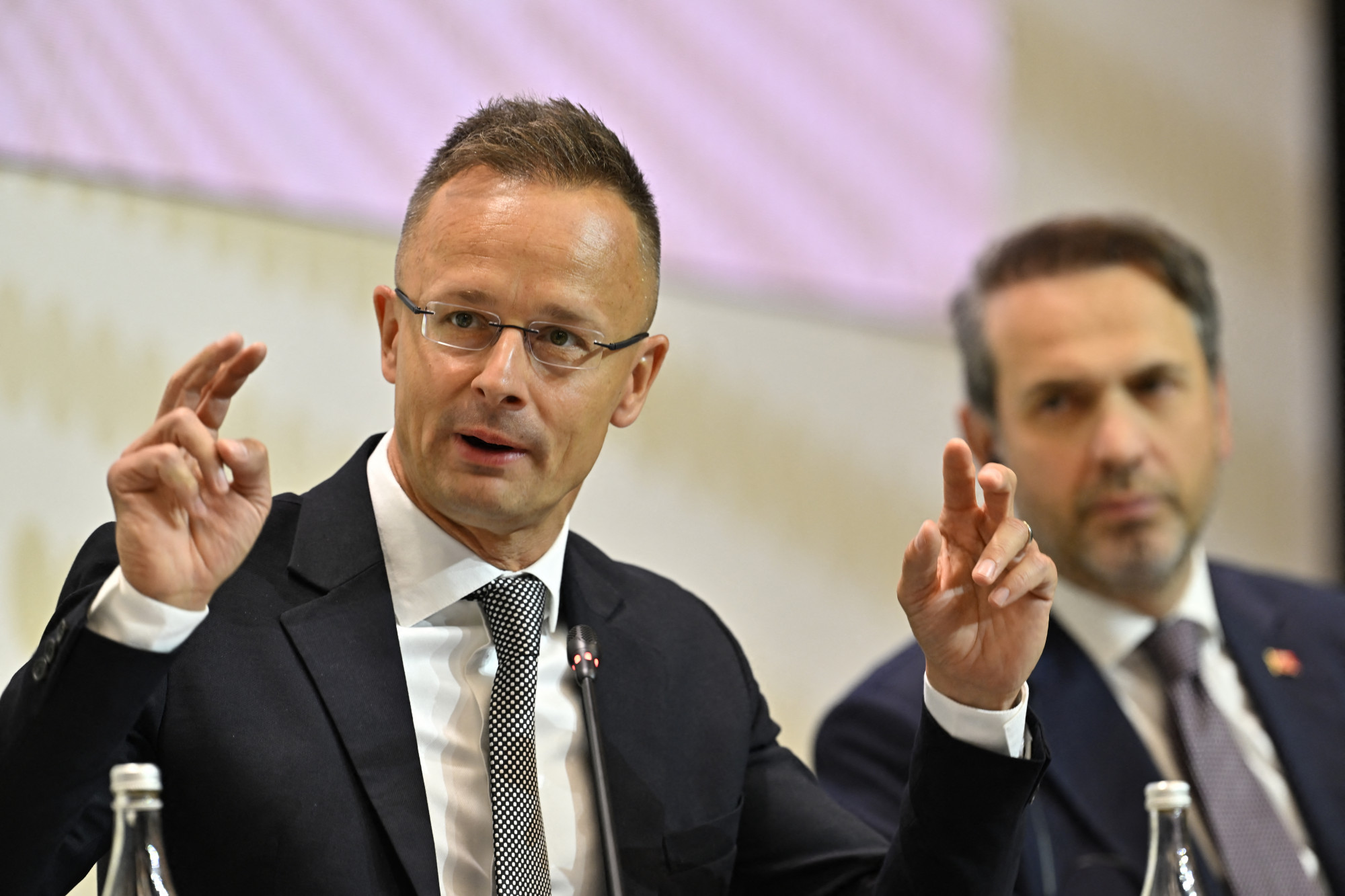 Szijjártó szerint Trump nem hívta fel Orbánt