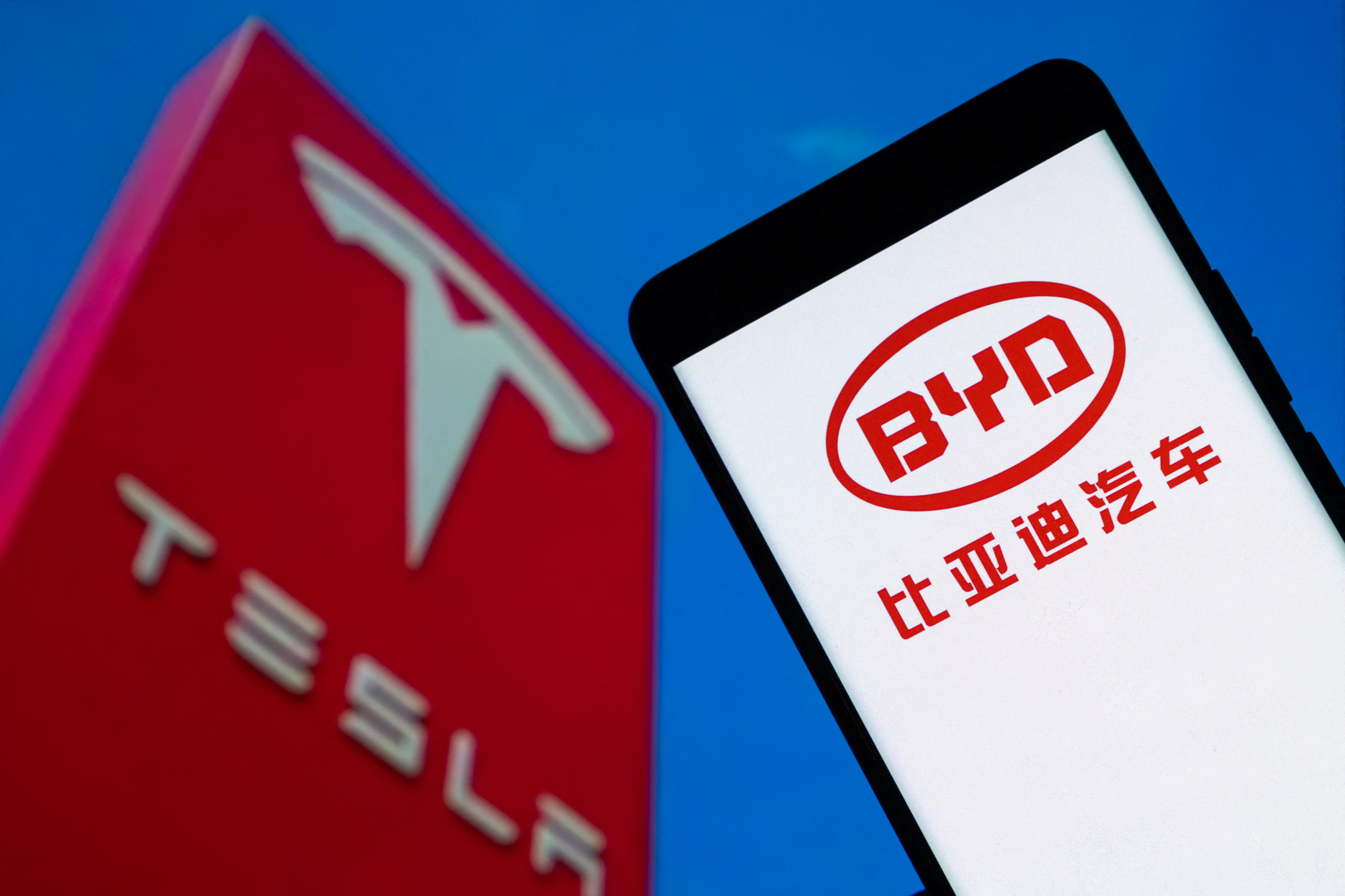 Negyven százalékot zuhantak a Tesla eladásai Európában, miközben a BYD eladásai megháromszorozódtak